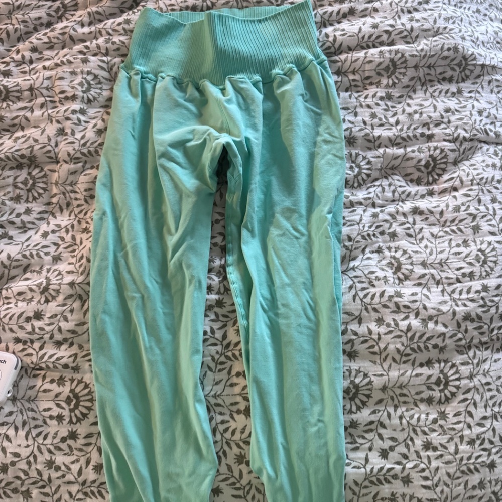 Free people bundle - Picture 4 of 5